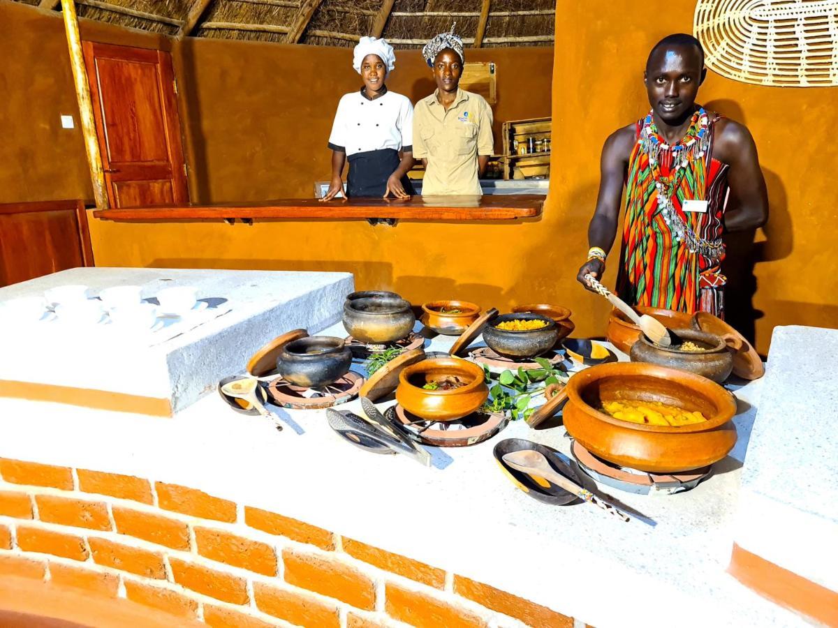 Africa Safari Maasai Boma Villa Serengeti Bagian luar foto