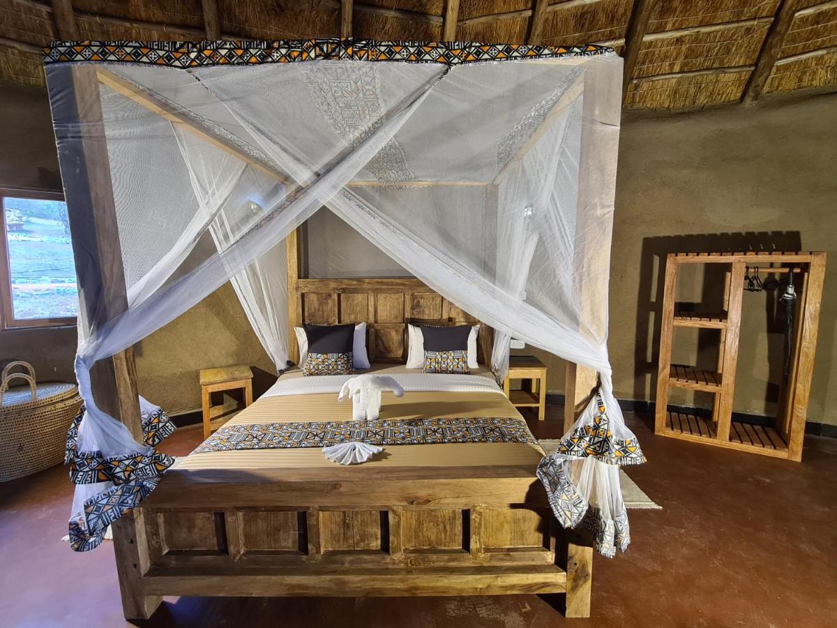 Africa Safari Maasai Boma Villa Serengeti Bagian luar foto