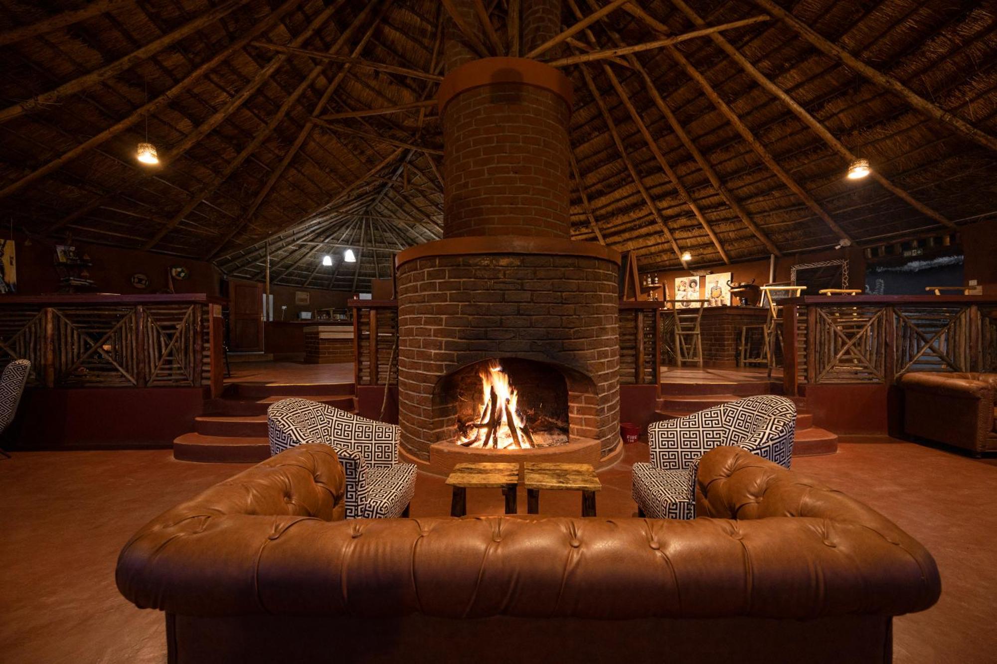 Africa Safari Maasai Boma Villa Serengeti Bagian luar foto